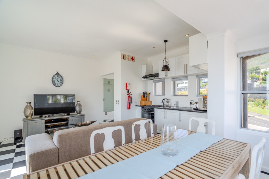 To Let 2 Bedroom Property for Rent in Camps Bay Western Cape